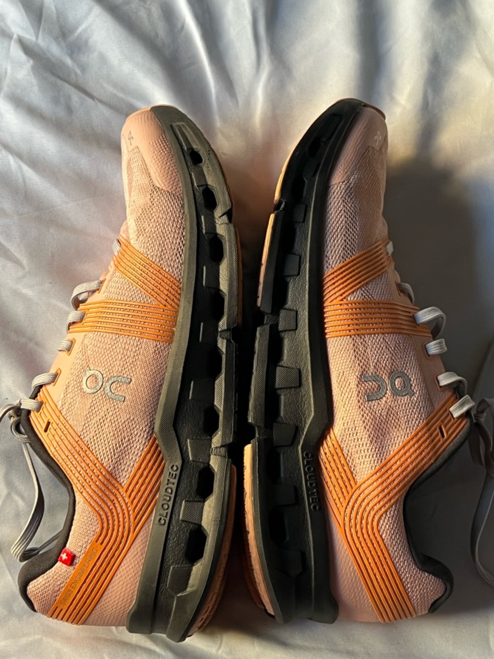 On cloud Running women’s Peach and Gray Performance Running Shoes